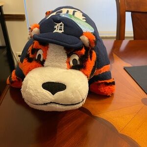 NWT Detroit Tigers Pillow Pet